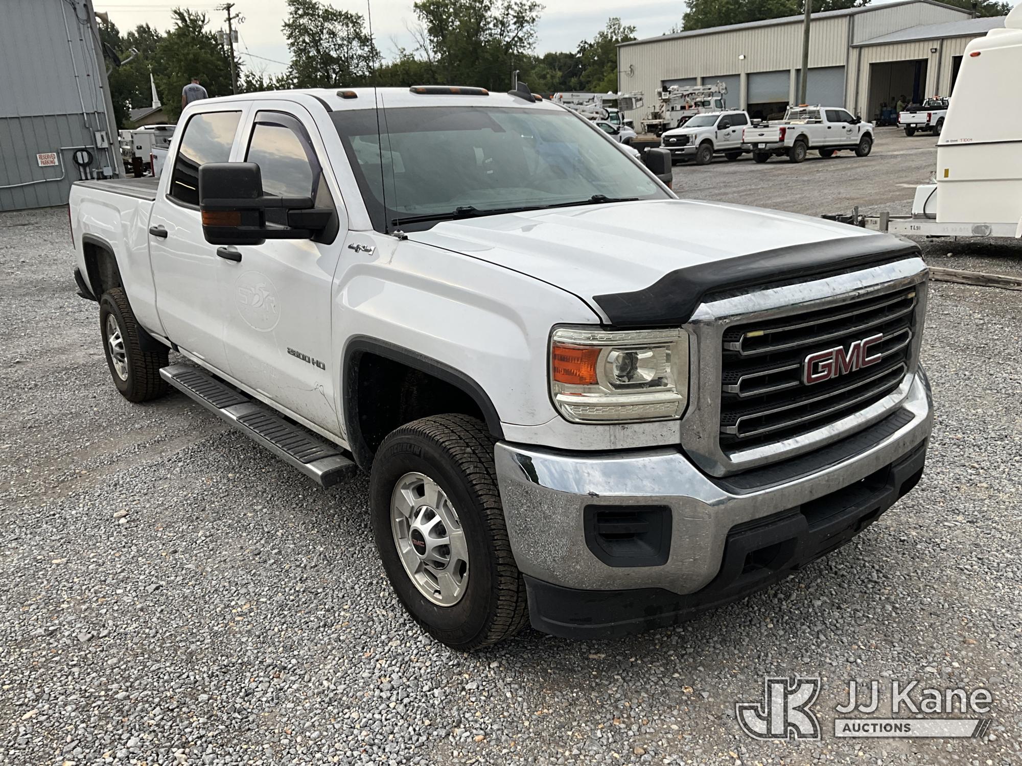 2018 GMC Sierra 2500HD Crew-Cab Pickup Truck (1635571) - photo 2