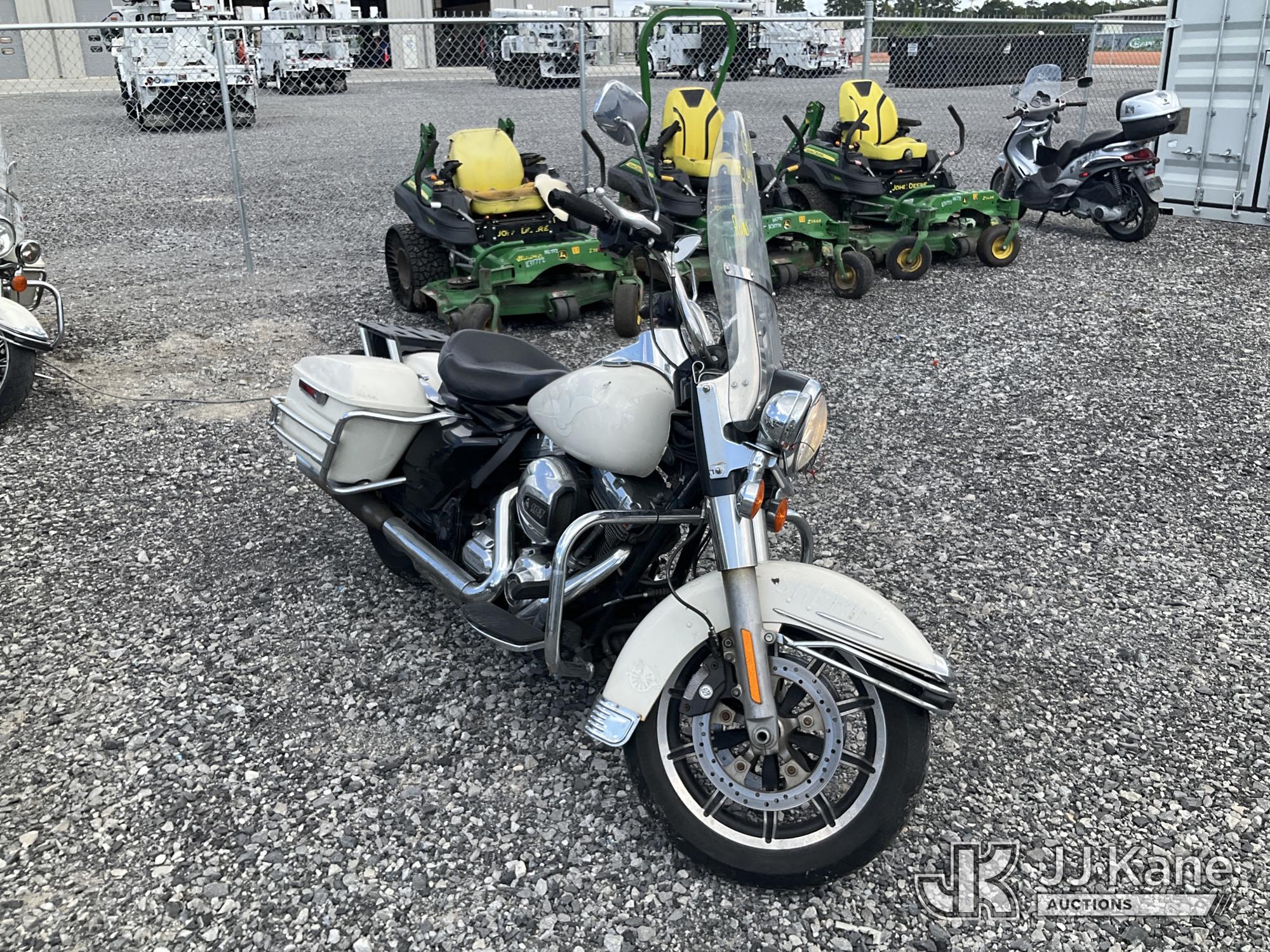 2015 Harley-Davidson Road King - FLHPI Motorcycle (1635614) - photo 2