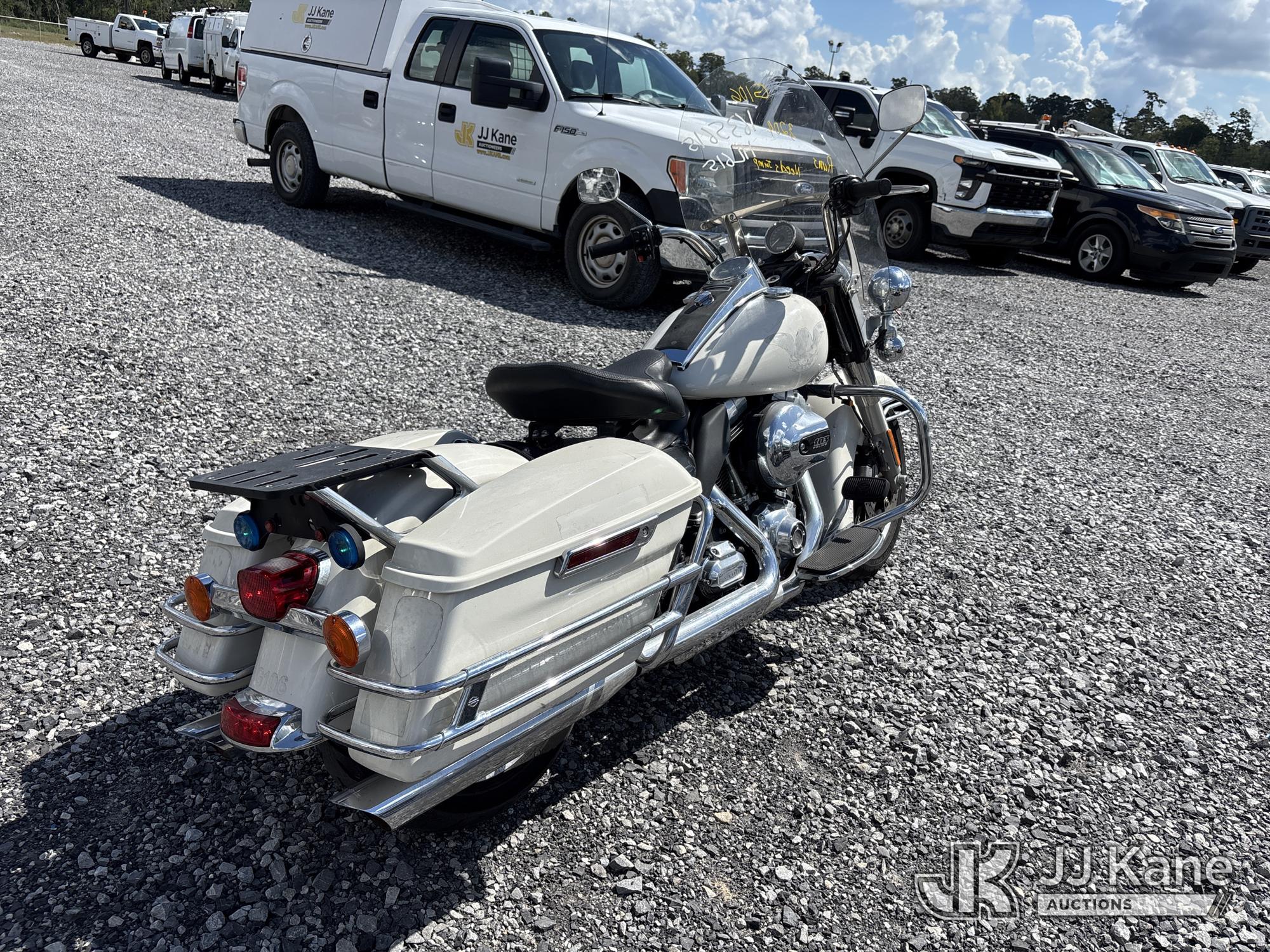 2015 Harley-Davidson FLHP Motorcycle (1635615) - photo 3