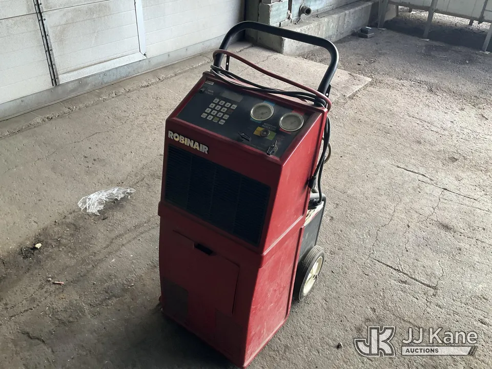 Robinair Model 12134a Dual gas automotive refrigerant recovery (1636582)