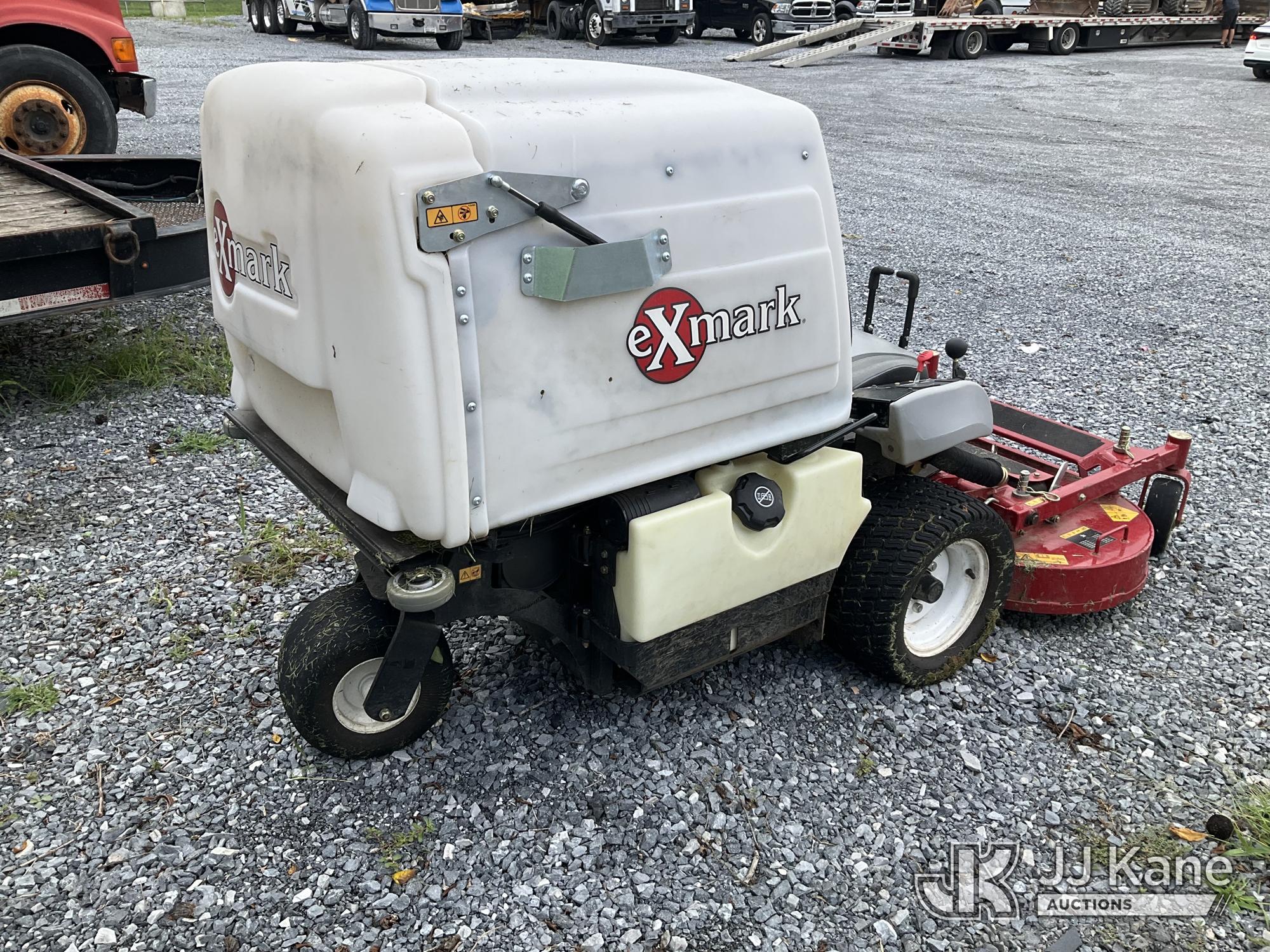 Exmark Navigator Zero Turn Riding Mower (1636772) - photo 3