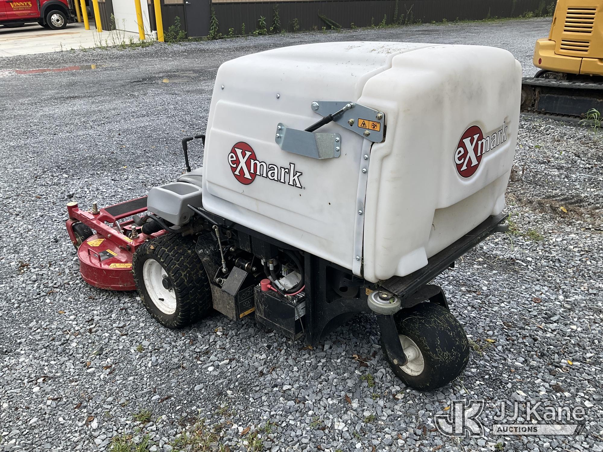 Exmark Navigator Zero Turn Riding Mower (1636772) - photo 4
