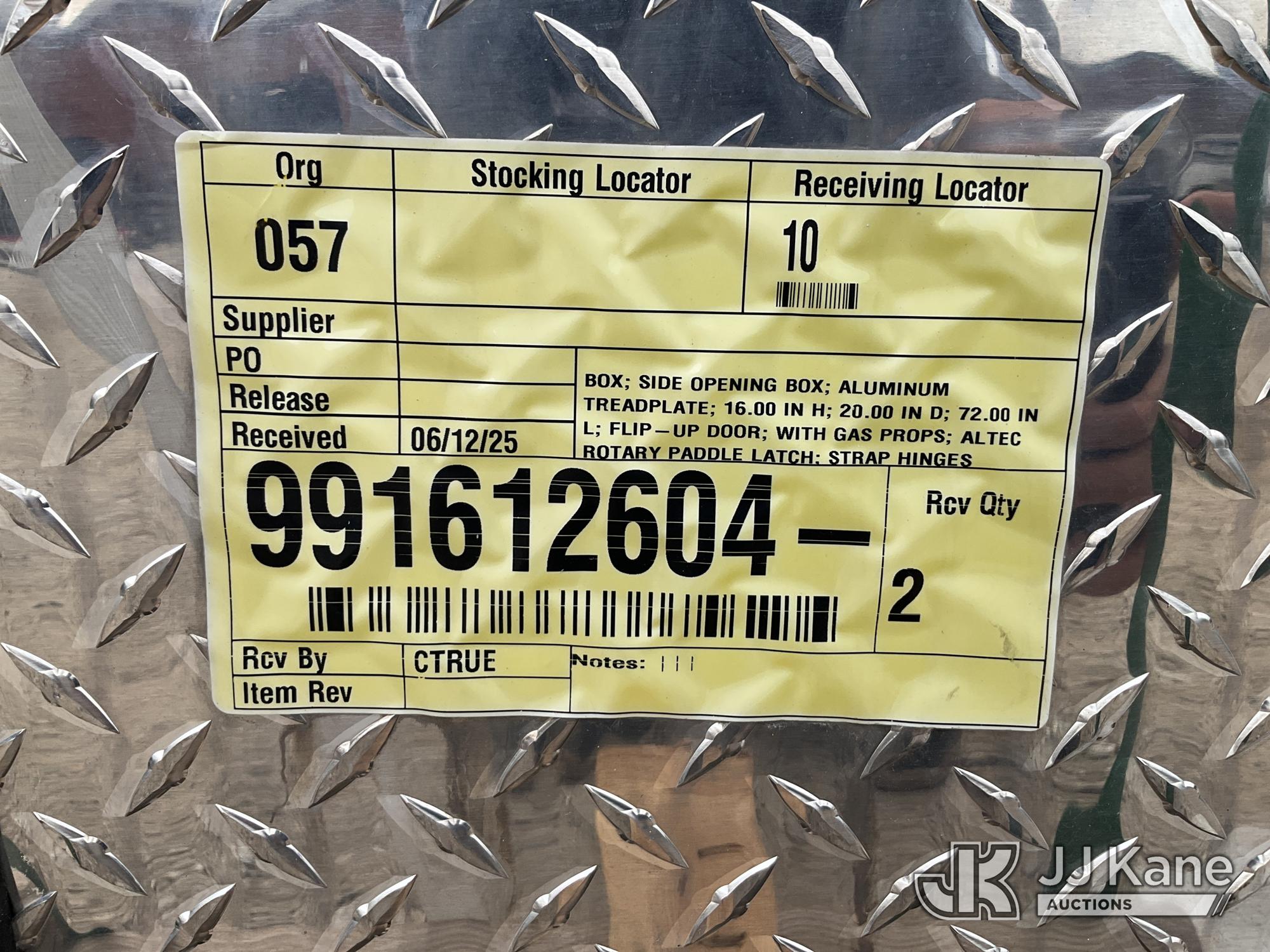 (2) Aluminum diamond-plate side-opening truck/tool storage box (1637033) - photo 5