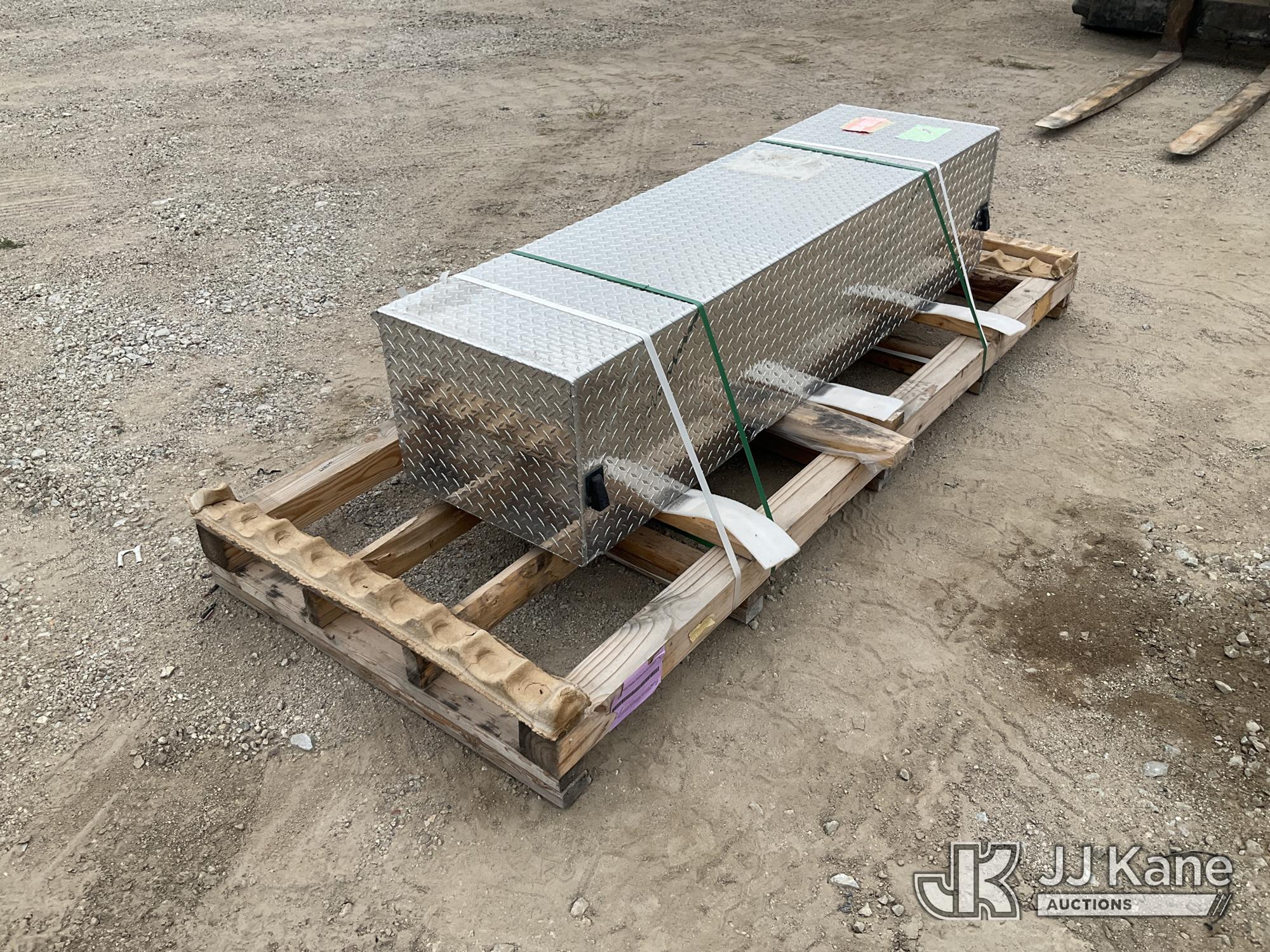 Aluminum diamond-plate storage/tool box (1637034) - photo 3