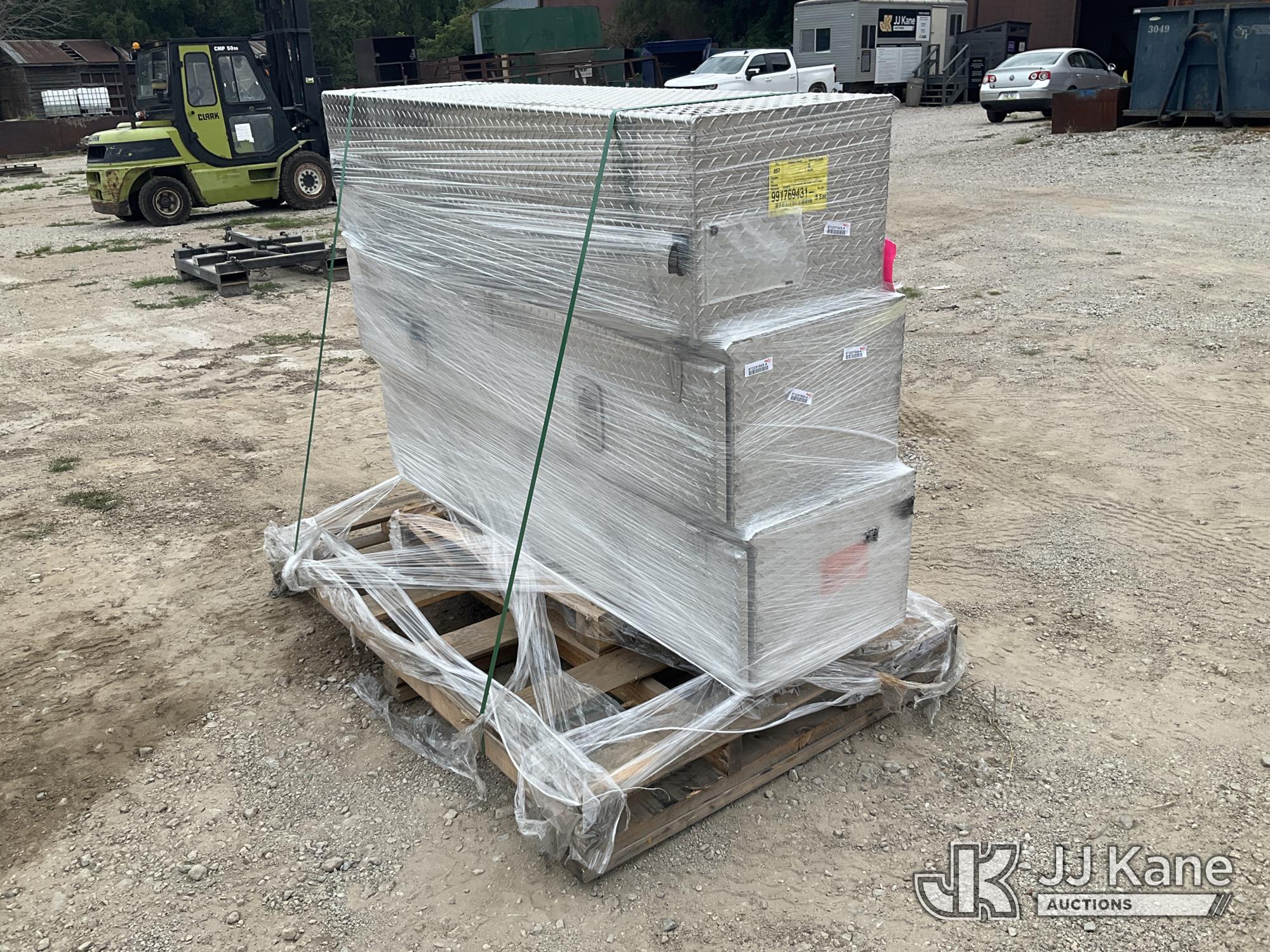(3) aluminum treadplate storage boxes (1637035) - photo 2