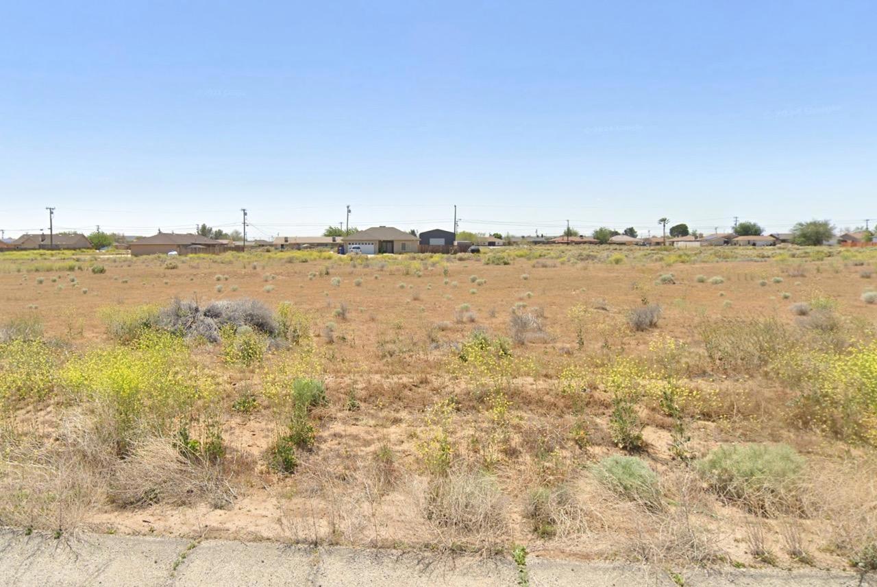 Multi Family Residential Undeveloped Lot in California City, CA - photo 1