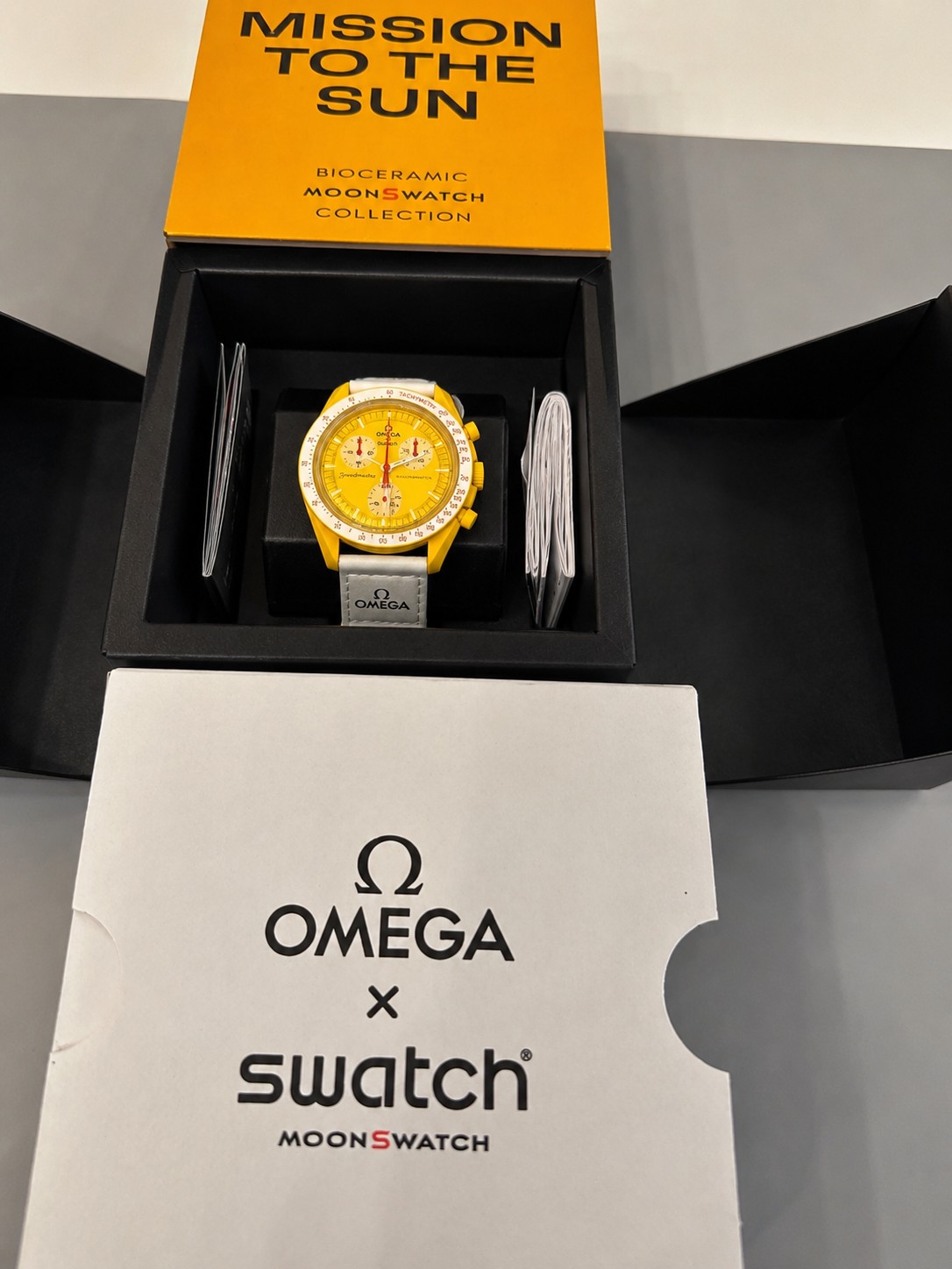 Authentic Men's Omega x Swatch Mission To The Moon Watch with Box and Papers - Brand New