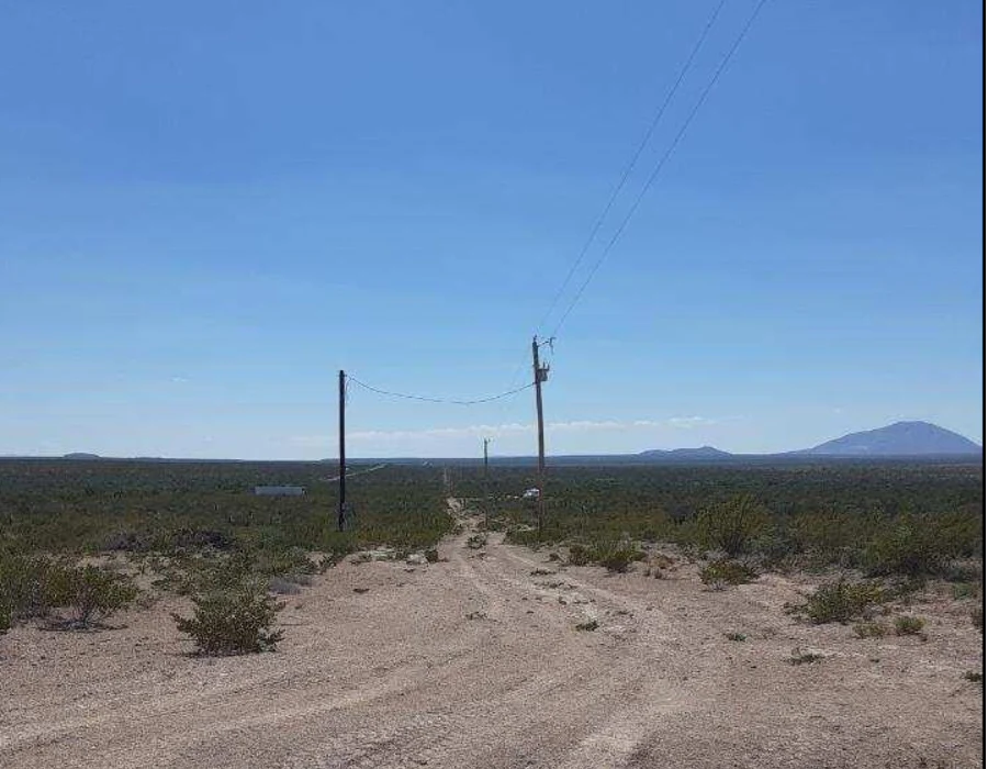 Texas, Hudspeth County, 0.14 Acre 106 Eastern Hills #2 Lot 17. No Reserve Cash Sale. - photo 1