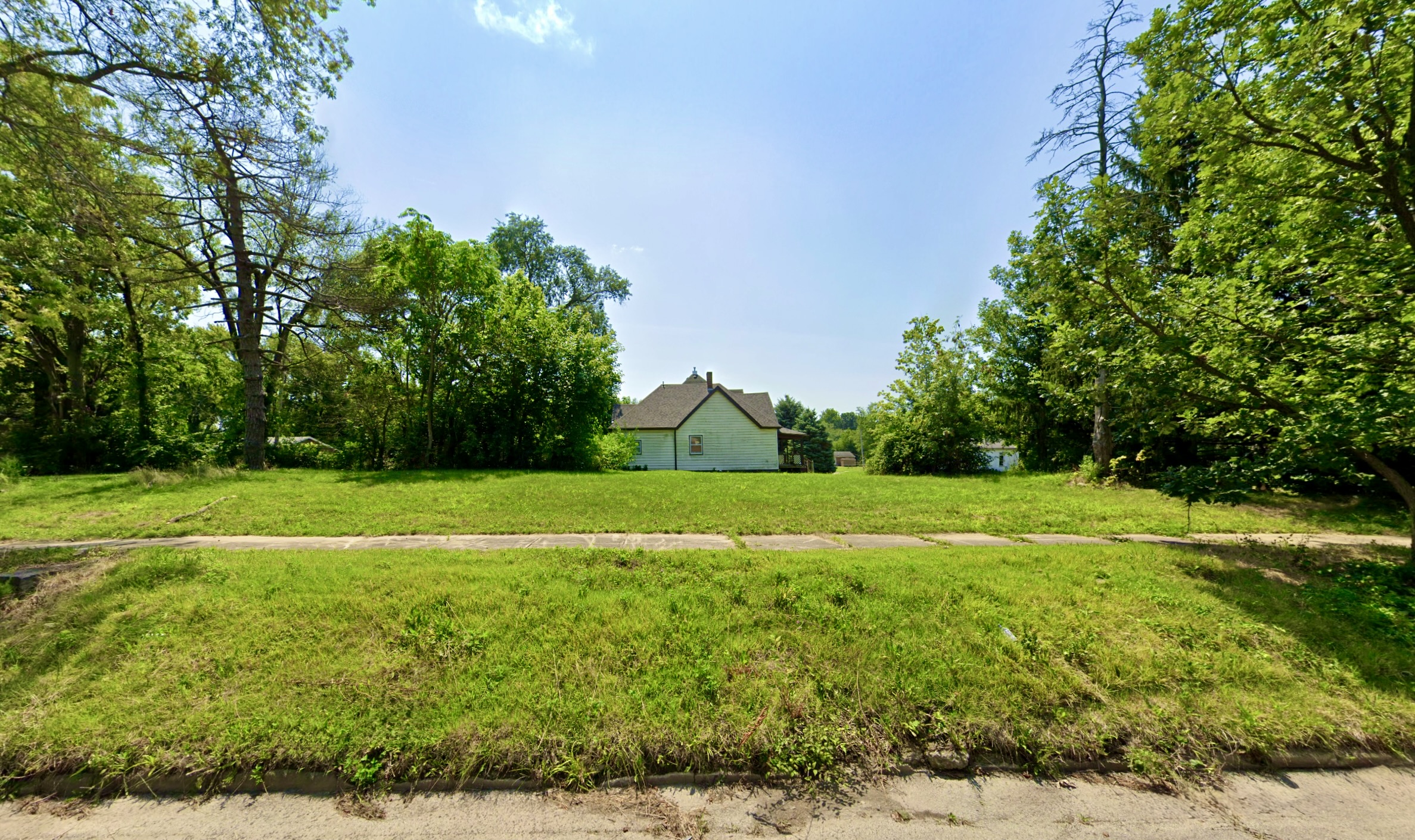 City Lot Near Millikin University in Decatur, IL - photo 1
