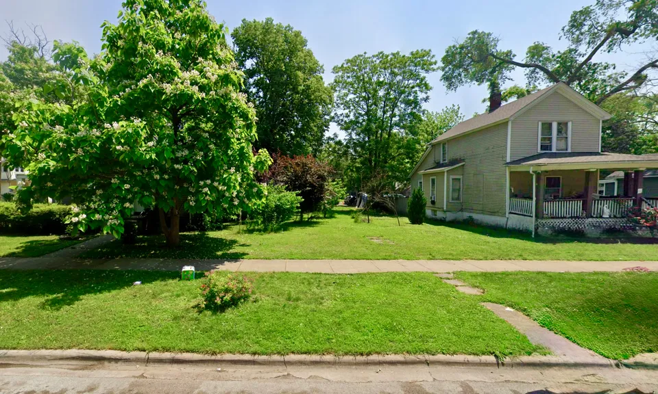 Large Residential Lot South-West of Chicago (Kankakee, IL)
