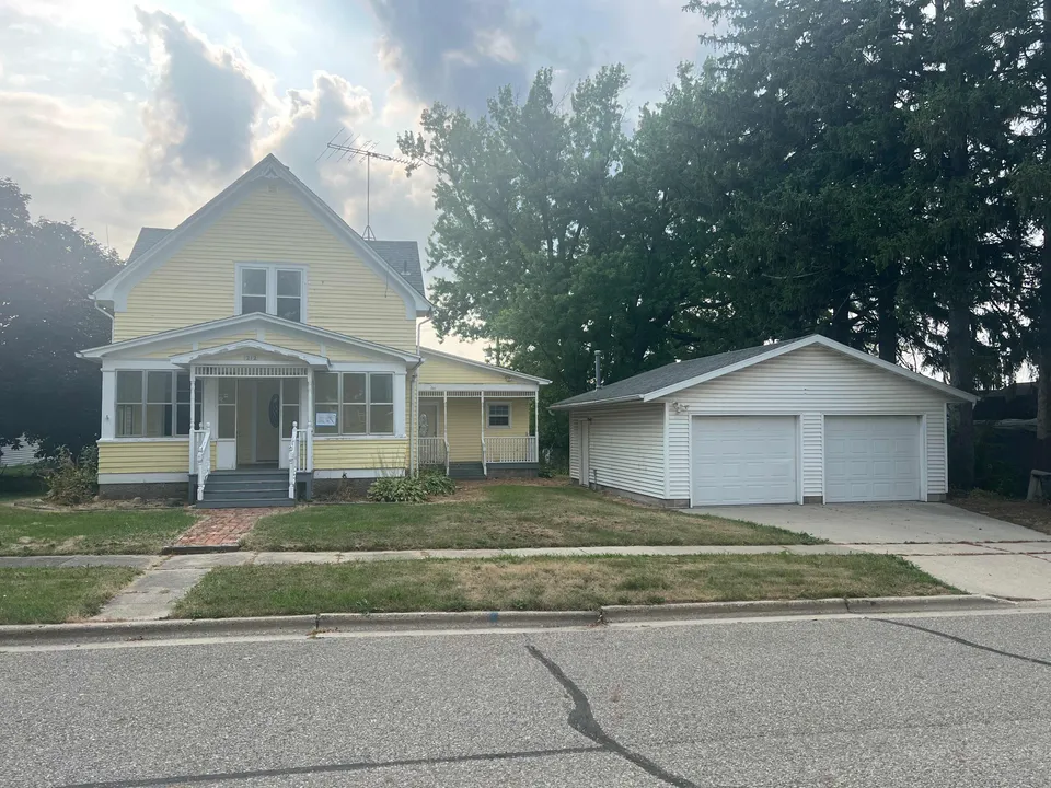 HUD Home β 212 2nd Ave, Wanamingo, MN 55983