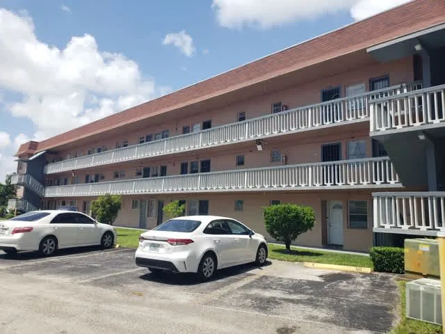 HUD Home β 18555 Ne 14 Ave Apt 502, North Miami Beach, FL 33179