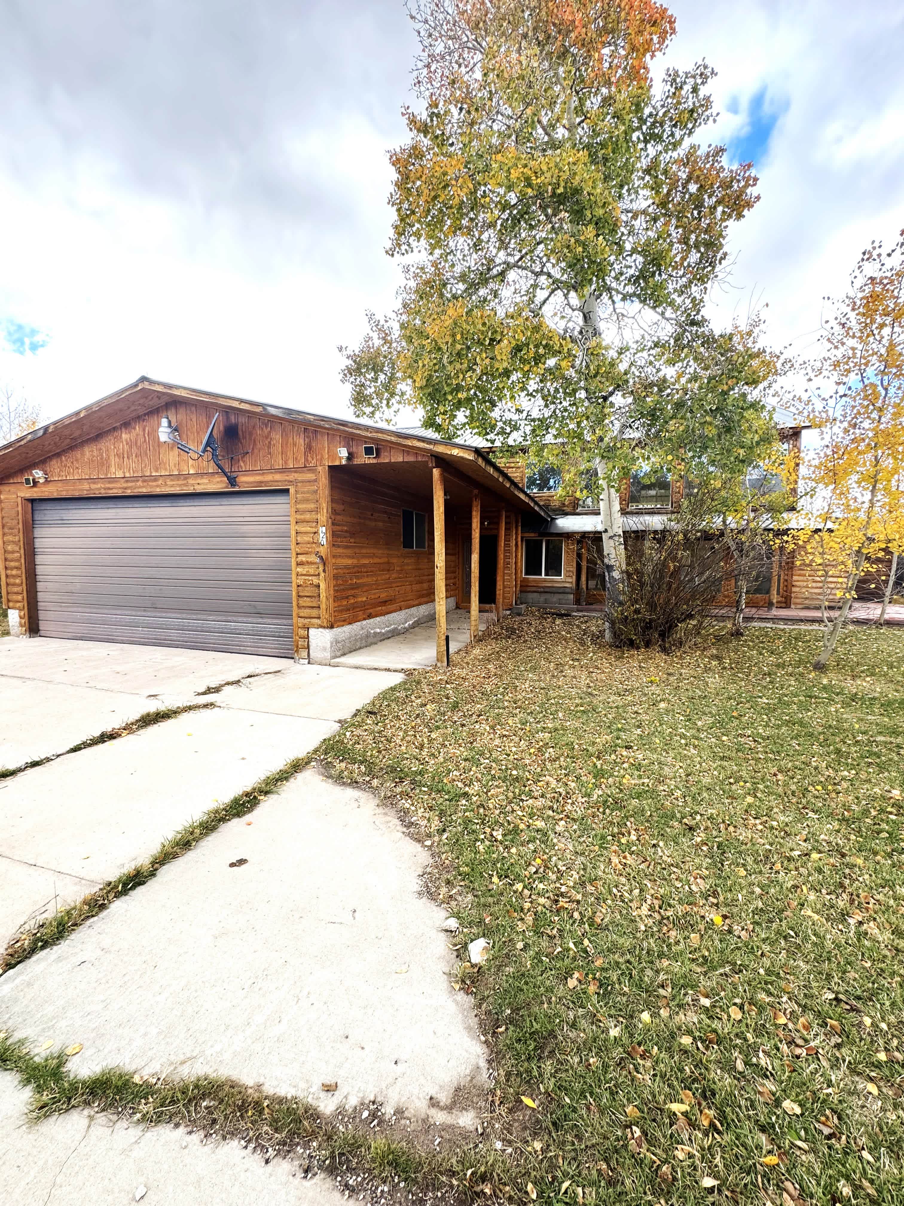 HUD Home — 120 Rapid Canyon Dr, Evanston, WY 82930