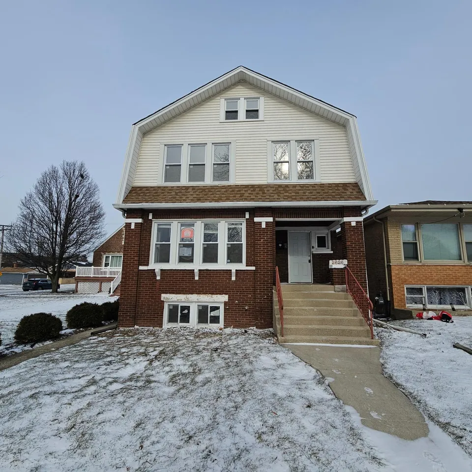 HUD Home β 2626 W 96th Place, Evergreen Park, IL 60805