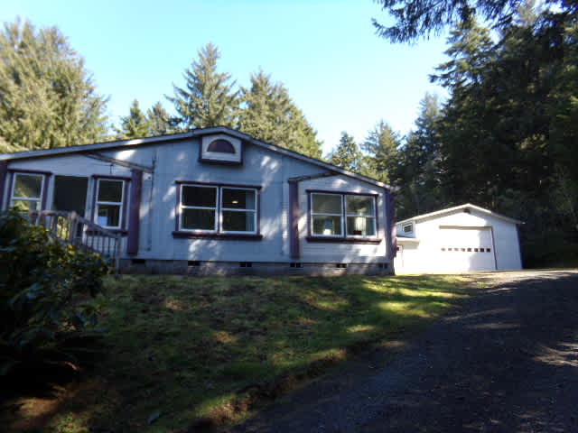 HUD Home — 323 Ne Forest Hill St, Yachats, OR 97498