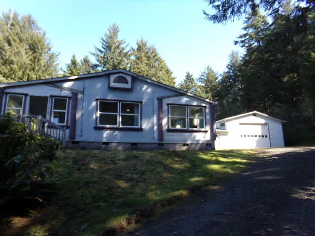 HUD Home — 323 Ne Forest Hill St, Yachats, OR 97498