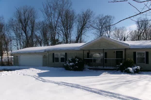 HUD Home β 423 Leatherwood Cir, Bedford, IN 47421
