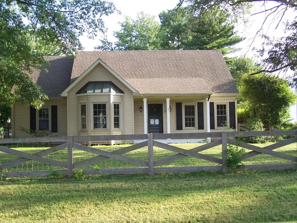 HUD Home β 679 Collett Rd, Bowling Green, KY 42104