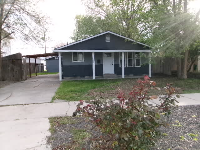 HUD Home — 305 Dearborn St, Caldwell, ID 83605