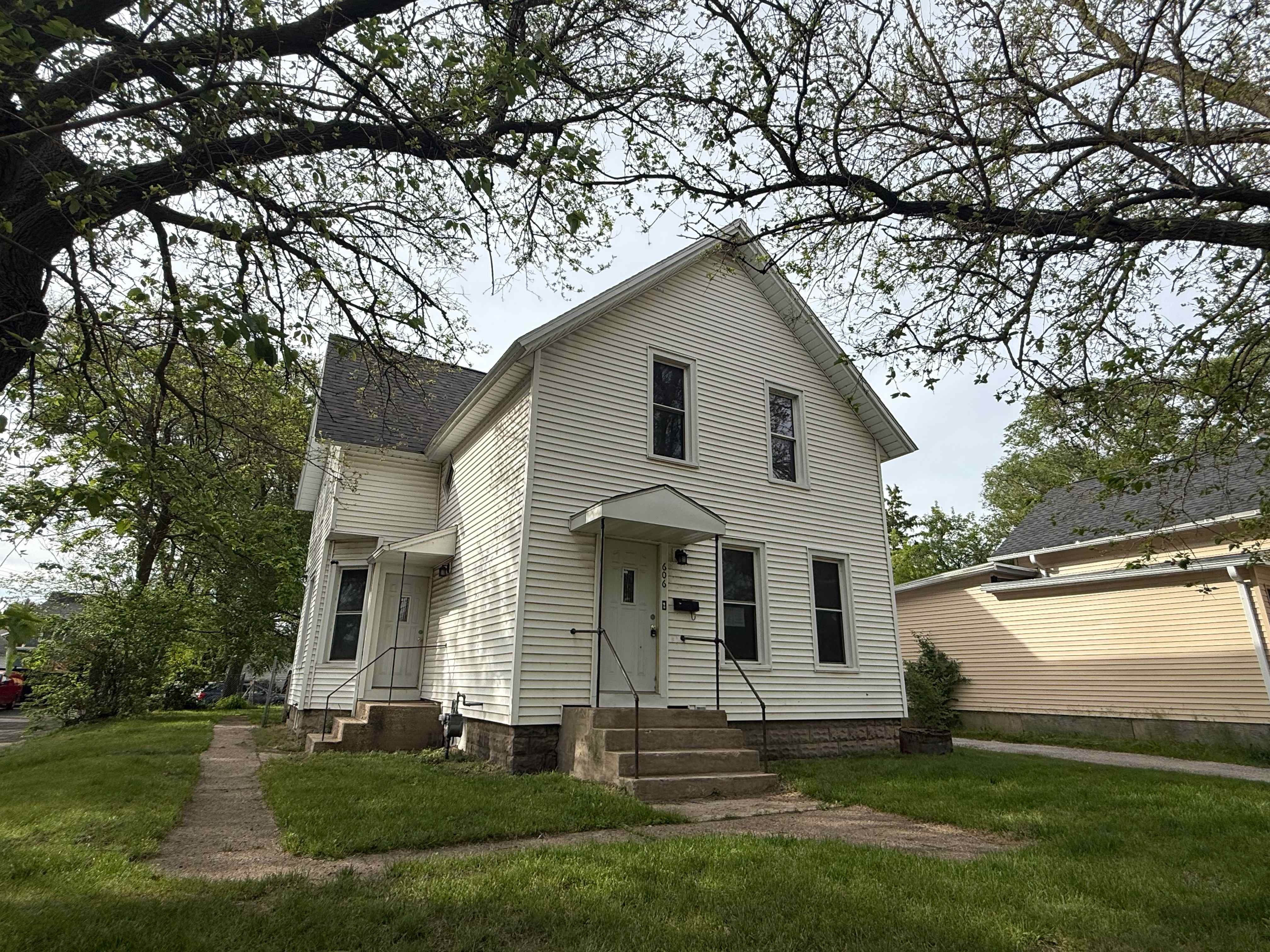 HUD Home β 606 Main St, Michigan City, IN 46360