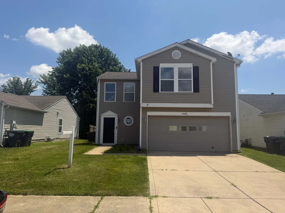 HUD Home β 2525 Summerwood Ln, Greenwood, IN 46143
