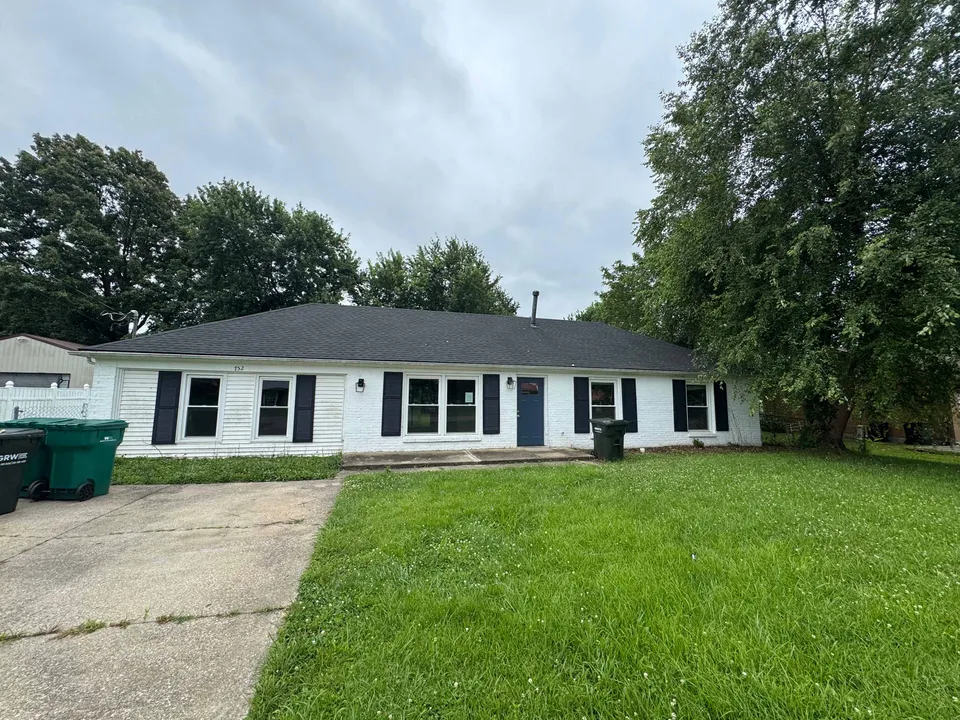 HUD Home — 752 Pearman Ave, Radcliff, KY 40160