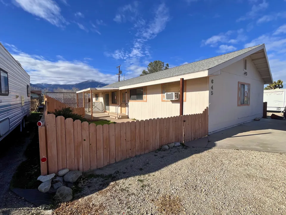 HUD Home β 645 K St, Hawthorne, NV 89415