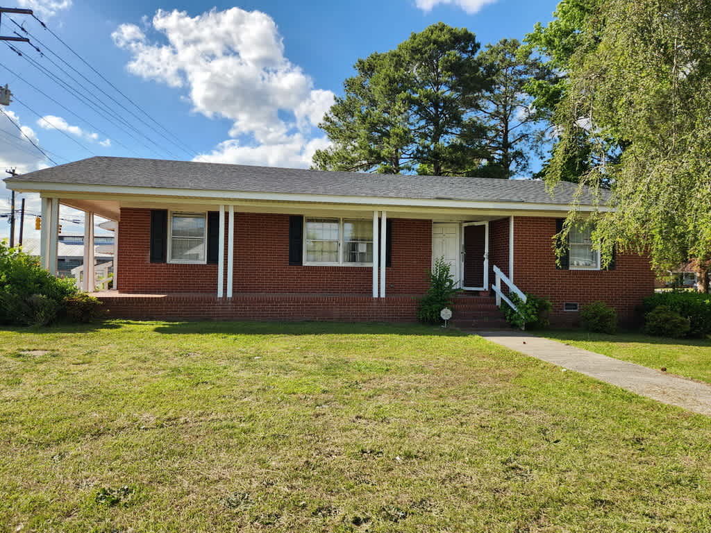 HUD Home — 200 Morrison Ave, Tarboro, NC 27886