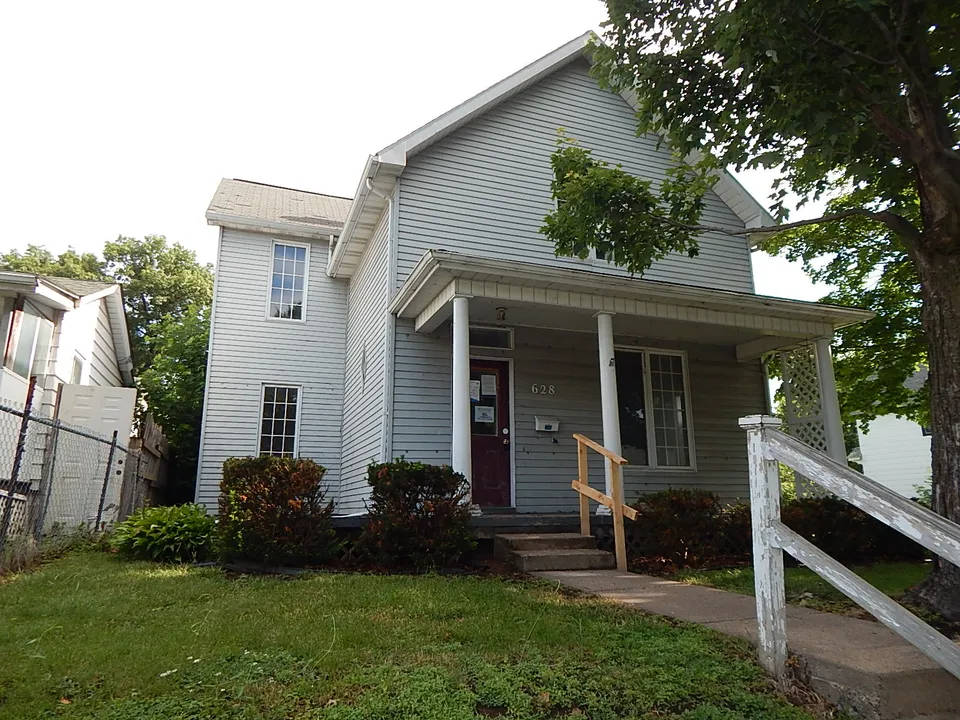 HUD Home β 628 W 14th St, Davenport, IA 52803
