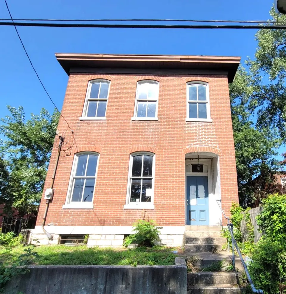 HUD Home β 4244 Iowa Ave, St Louis, MO 63111