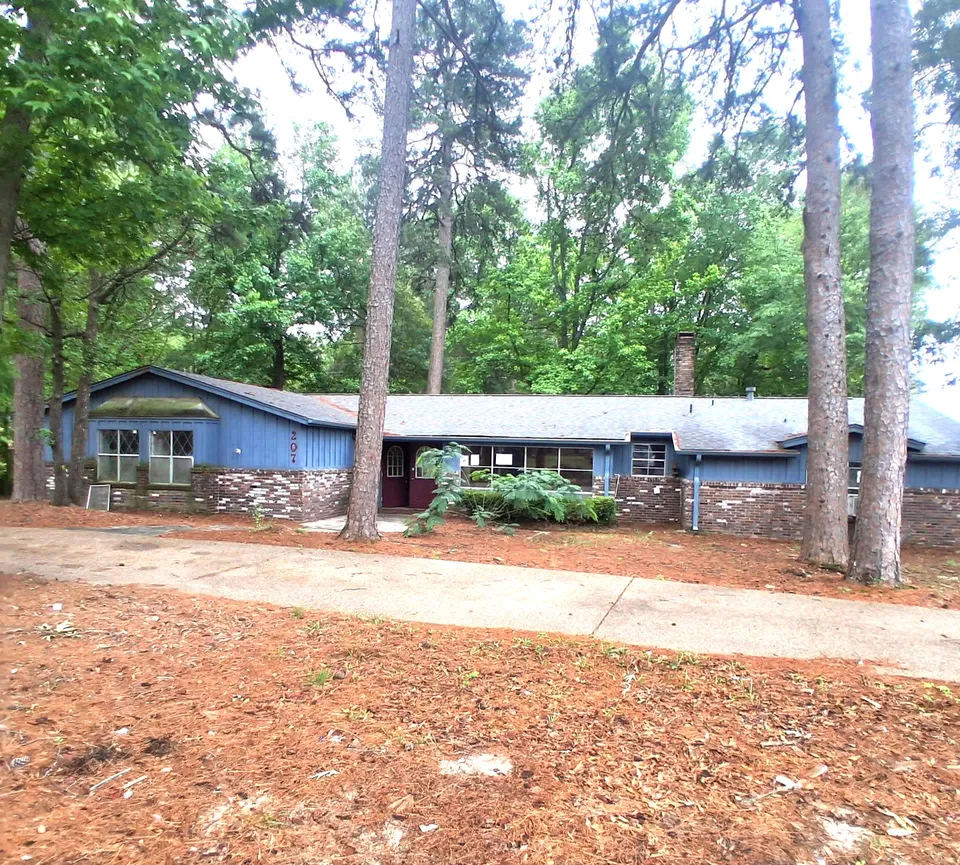 HUD Home β 207 Wildwood Dr, Texarkana, TX 75501