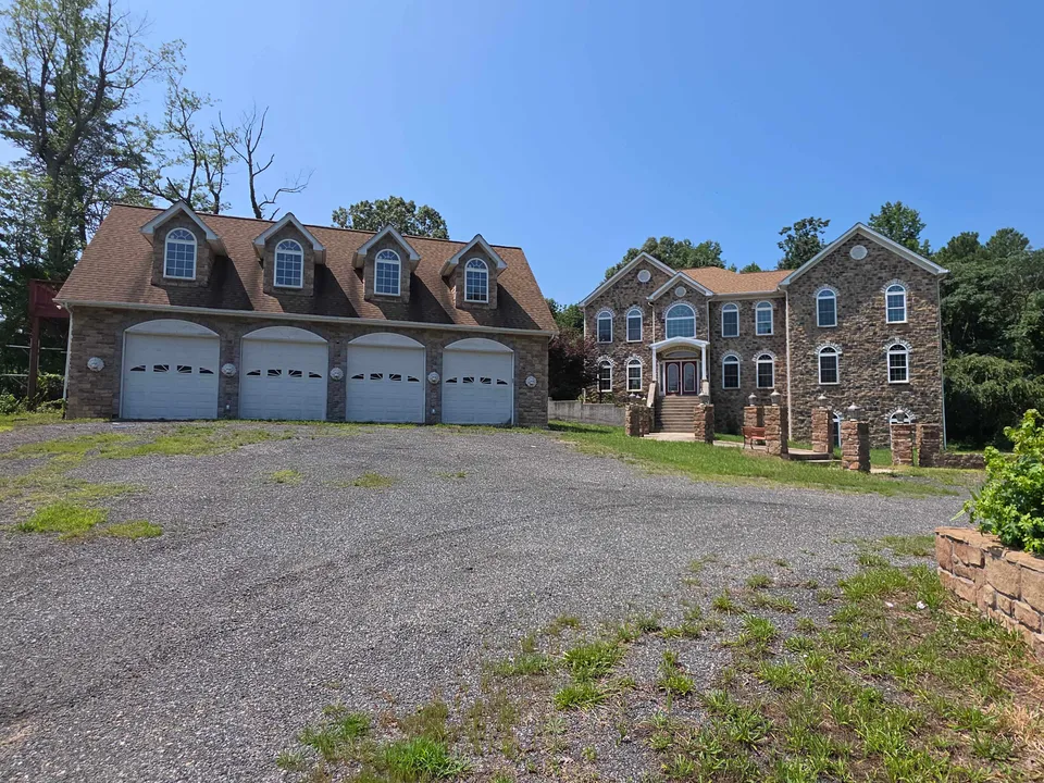 HUD Home β 10205 Tickle Ln, Lusby, MD 20657