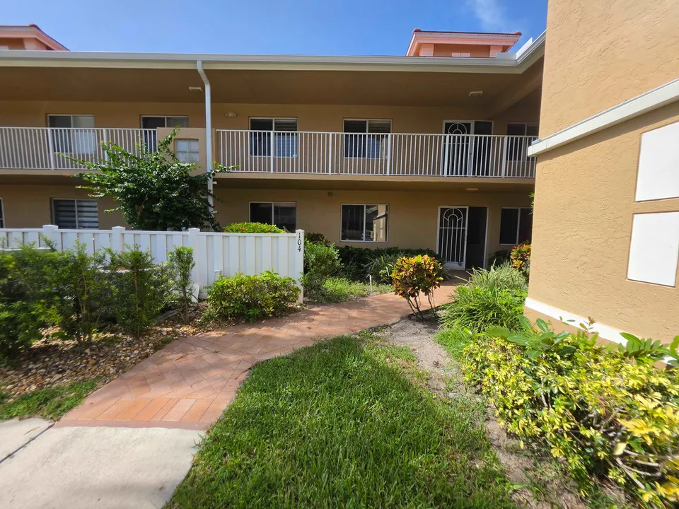 HUD Home — 5951 Regal Glen Dr Apt 104, Boynton Beach, FL 33437