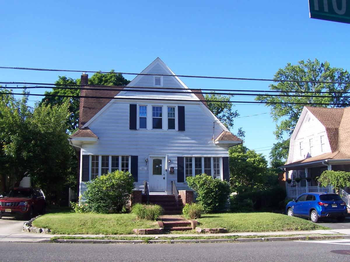 HUD Home β 321 W Holly Ave, Pitman, NJ 08071