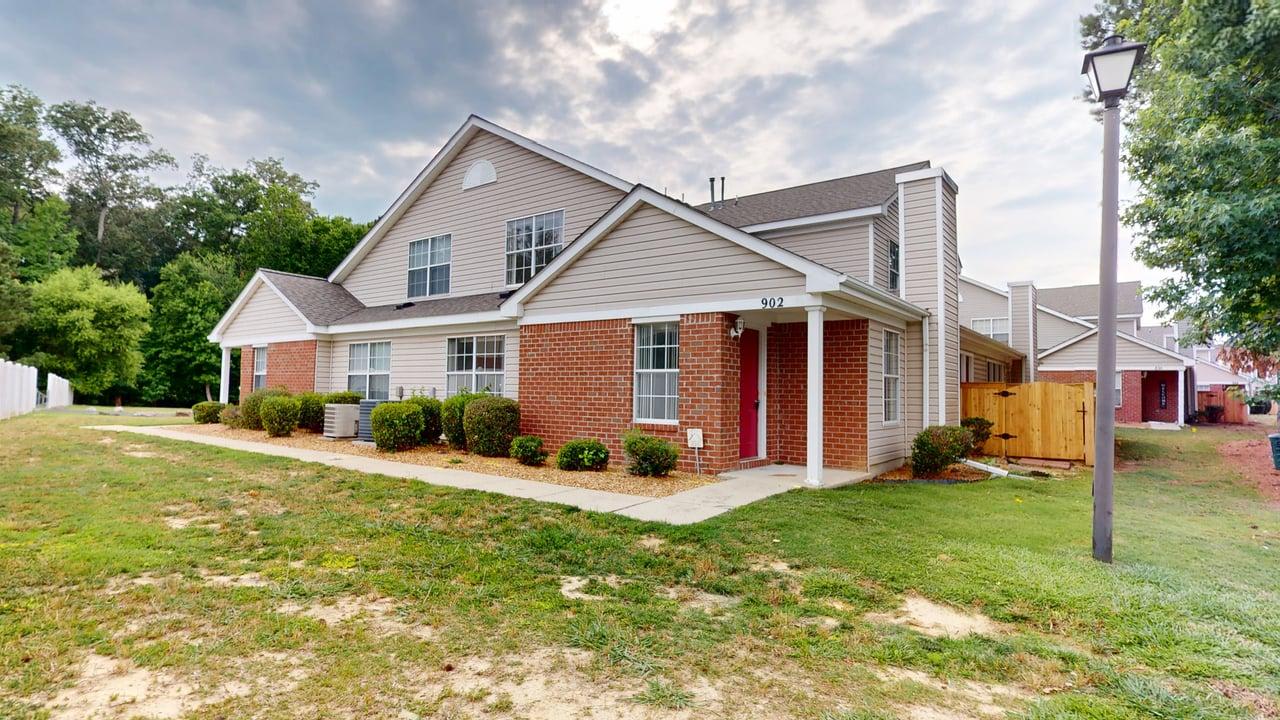 HUD Home — 902 Miller Creek Ln, Newport News, VA 23602