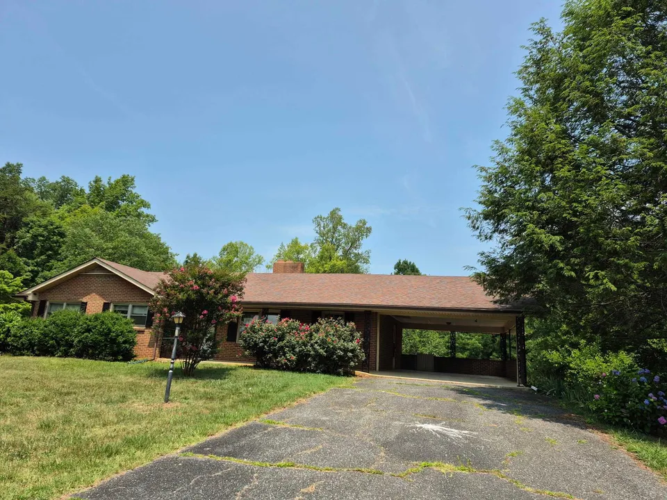 HUD Home β 96 Albeck Dr, Hurt, VA 24563