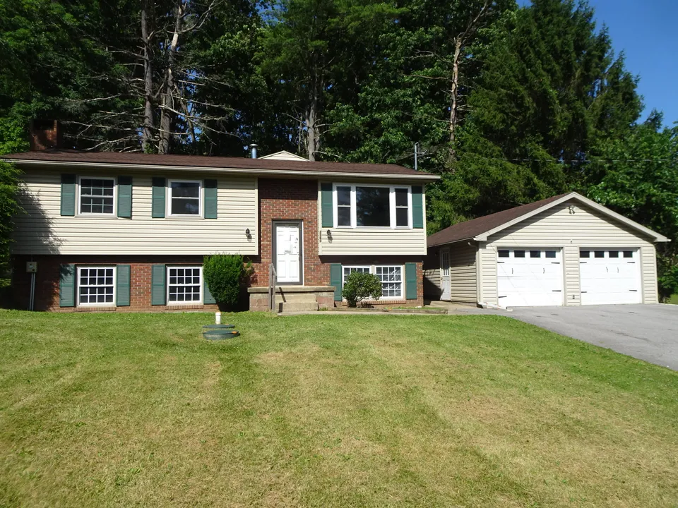 HUD Home β 3760 Coudersport Pike, Lock Haven, PA 17745