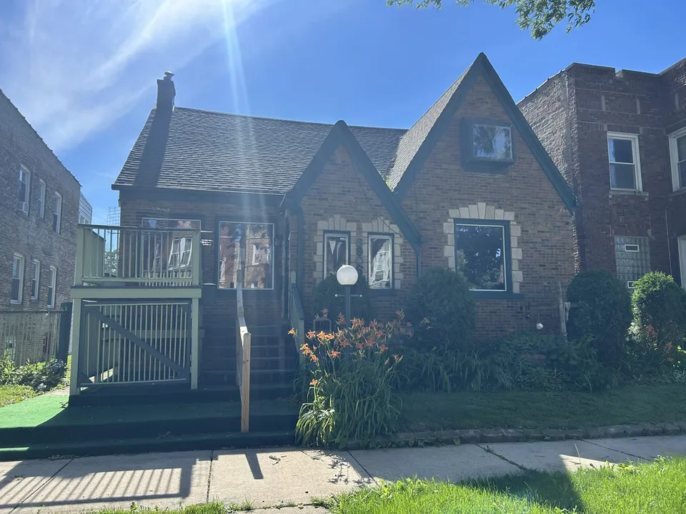 HUD Home β 8906 S Hermitage Ave, Chicago, IL 60620