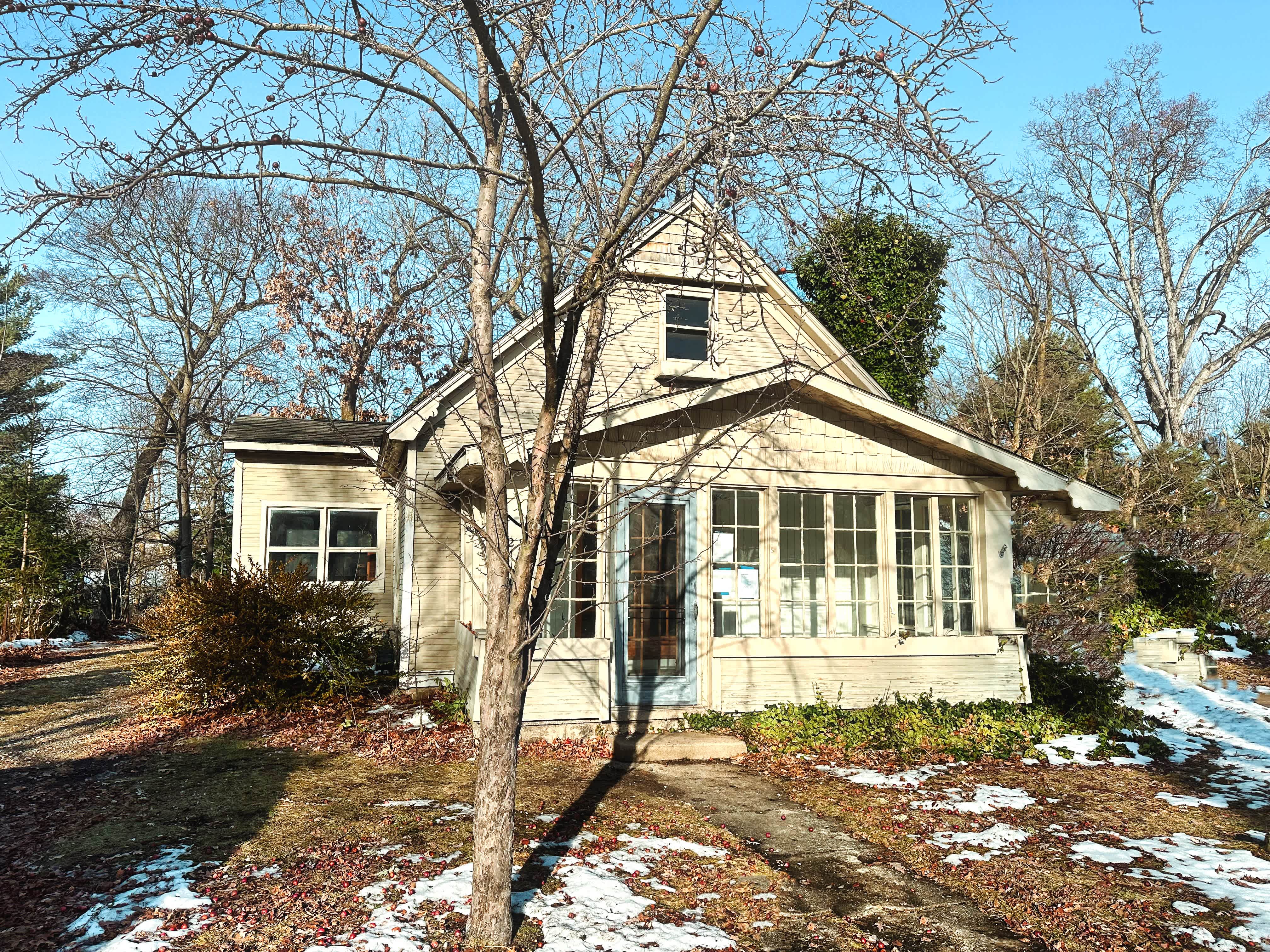 HUD Home — 921 Washington St, Traverse City, MI 49686