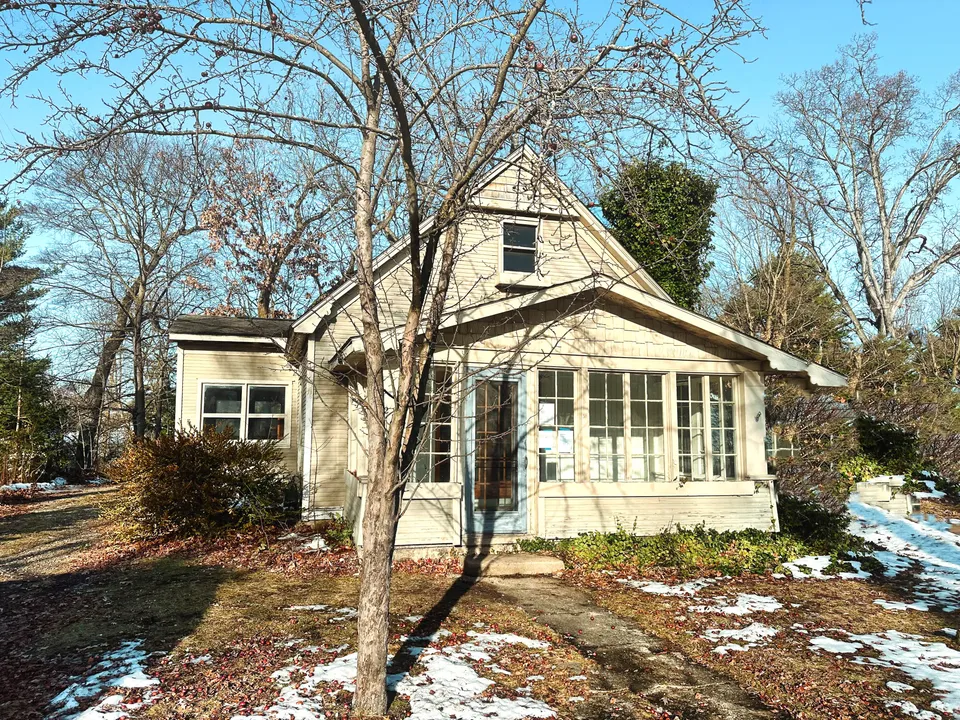 HUD Home β 921 Washington St, Traverse City, MI 49686
