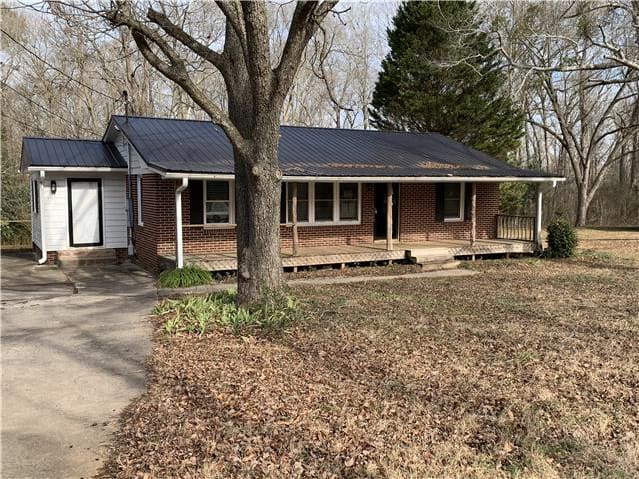 HUD Home — 145 Glendale Dr, Hartwell, GA 30643