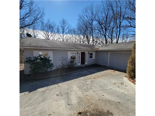 HUD Home — 318 Lakeview Dr, Crossville, TN 38558