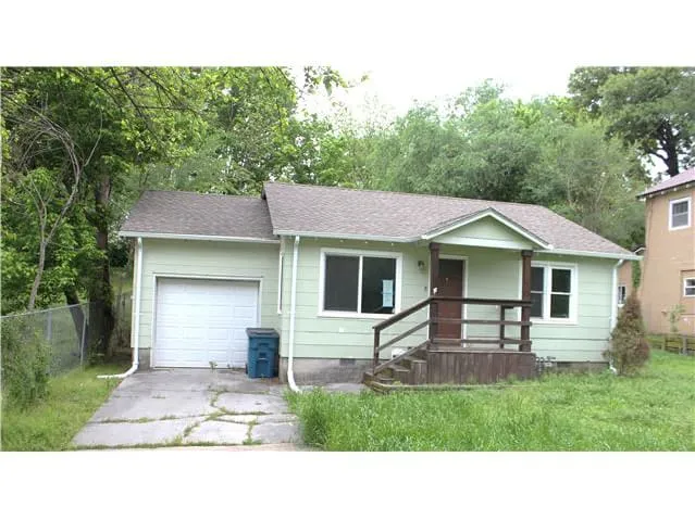 HUD Home β 423 S Lincoln St, Neosho, MO 64850