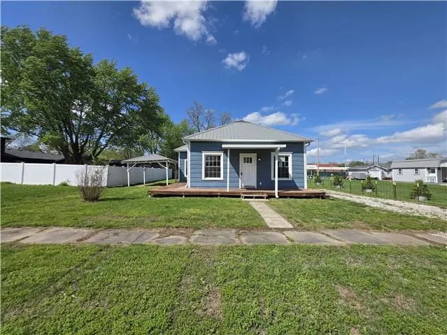 HUD Home β 712 E Market Street, La Cygne, KS 66040