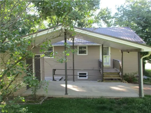 HUD Home β 300 Lakeview Cir, Bluff City, TN 37618