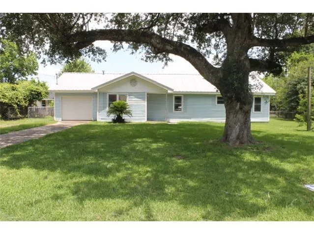 HUD Home β 2714 Dowling St, West Orange, TX 77630