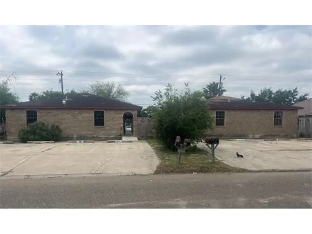 HUD Home — 901-903 W 24th St, Mission, TX 78574