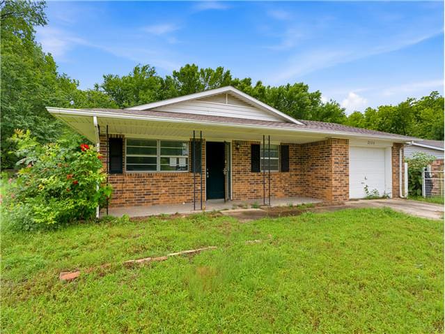 HUD Home — 2125 E Bent Tree Dr, Ada, OK 74820