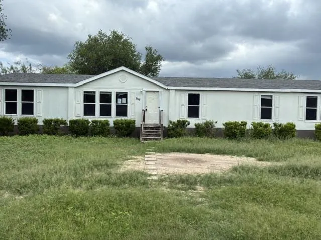 HUD Home β 259 W Velna, La Pryor, TX 78872