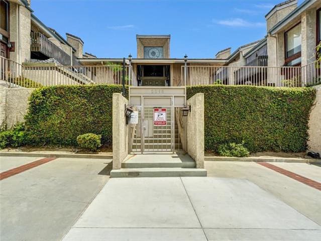 HUD Home β 2298 Rose Ave #302, Signal Hill, CA 90755